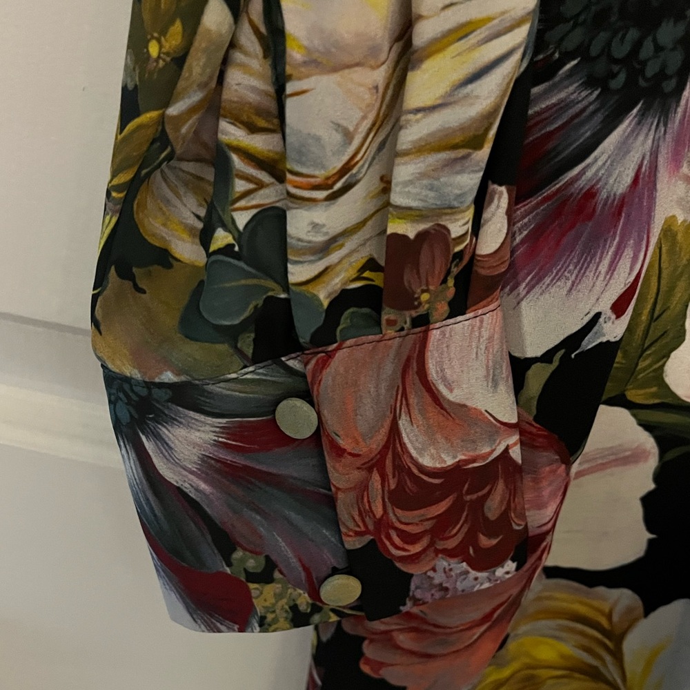 π Flowered Romper from Express π - Picture 4 of 4